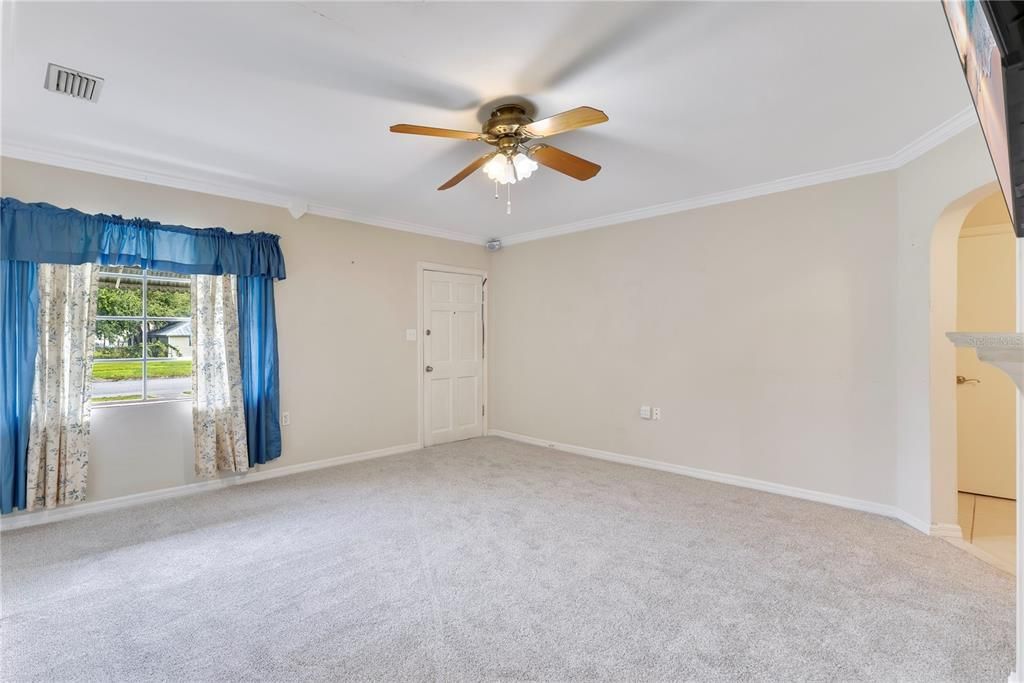 For Sale: $280,000 (3 beds, 1 baths, 1516 Square Feet)