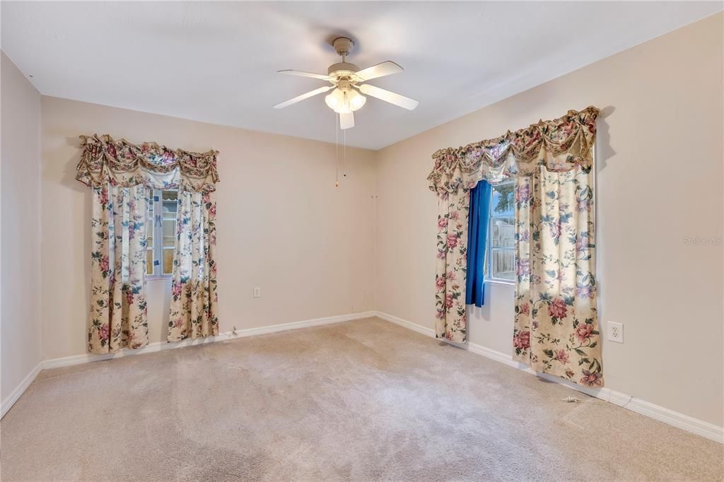 For Sale: $280,000 (3 beds, 1 baths, 1516 Square Feet)