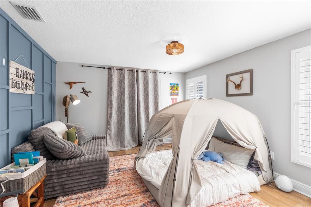 En Venta: $1,125,000 (5 camas, 3 baños, 3947 Pies cuadrados)