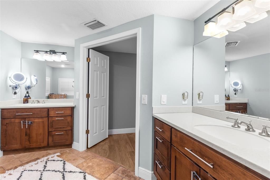 En Venta: $1,125,000 (5 camas, 3 baños, 3947 Pies cuadrados)