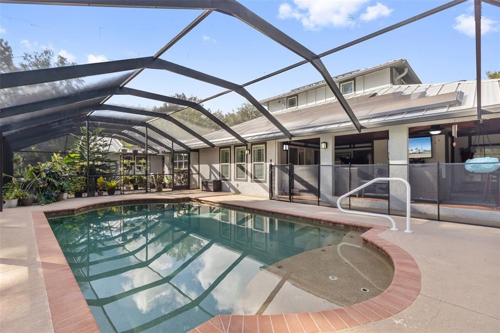 En Venta: $1,125,000 (5 camas, 3 baños, 3947 Pies cuadrados)