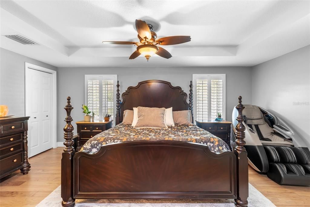 En Venta: $1,125,000 (5 camas, 3 baños, 3947 Pies cuadrados)