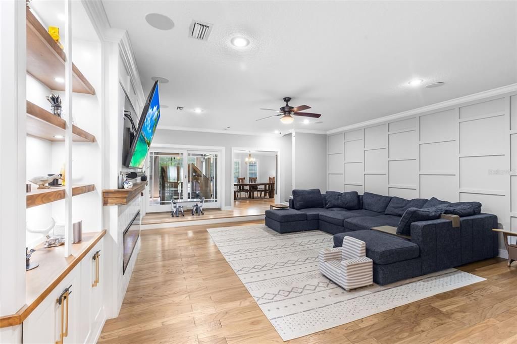 En Venta: $1,125,000 (5 camas, 3 baños, 3947 Pies cuadrados)