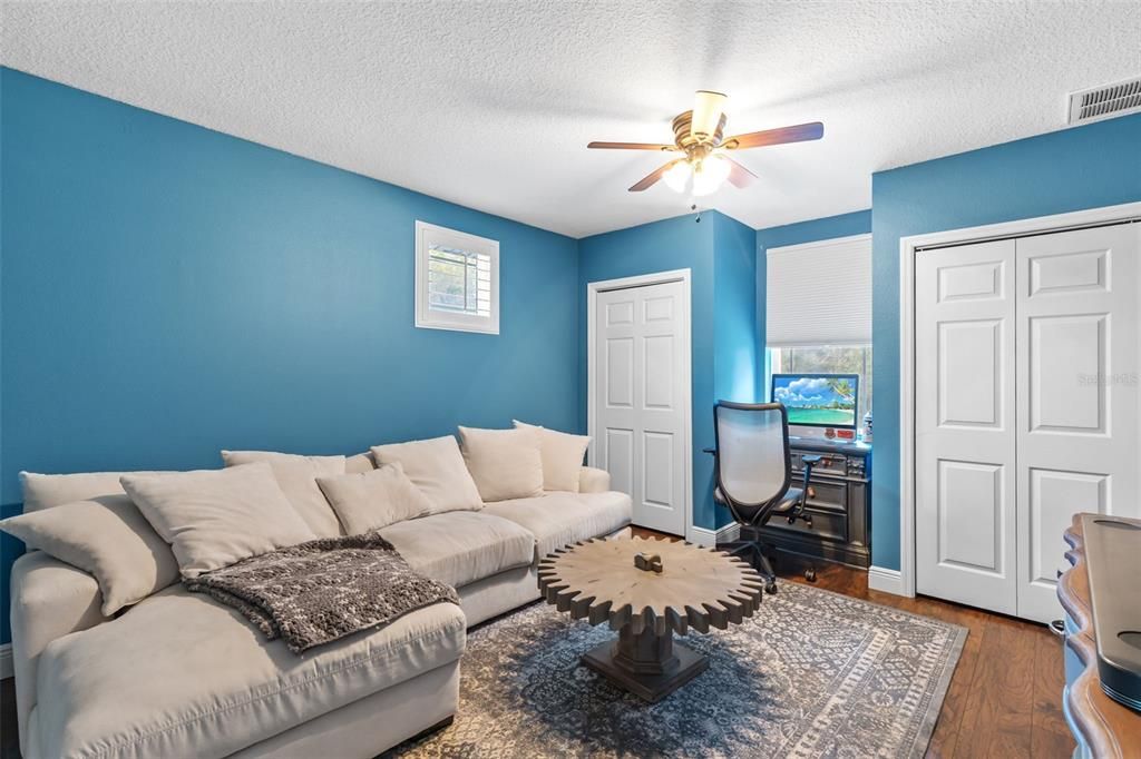 En Venta: $1,125,000 (5 camas, 3 baños, 3947 Pies cuadrados)