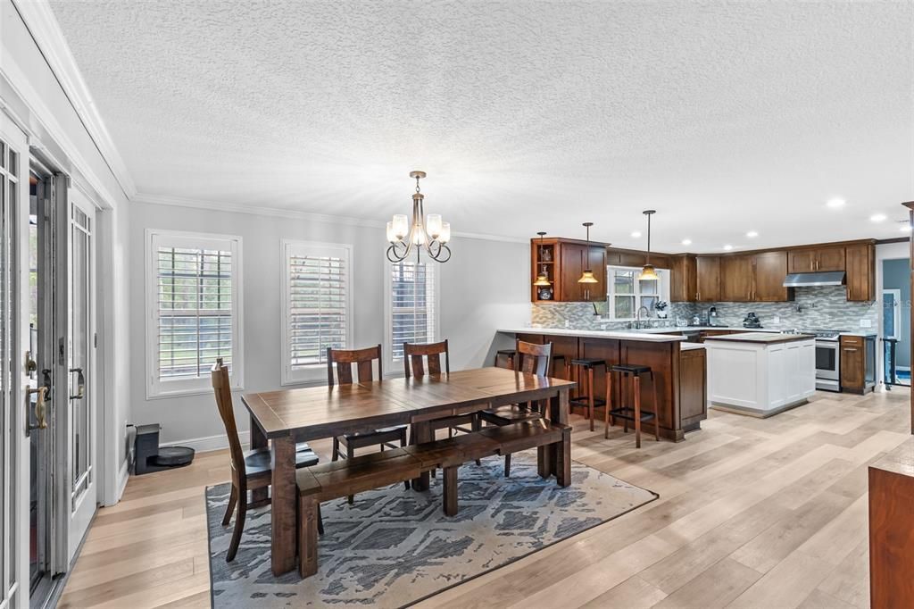 En Venta: $1,125,000 (5 camas, 3 baños, 3947 Pies cuadrados)