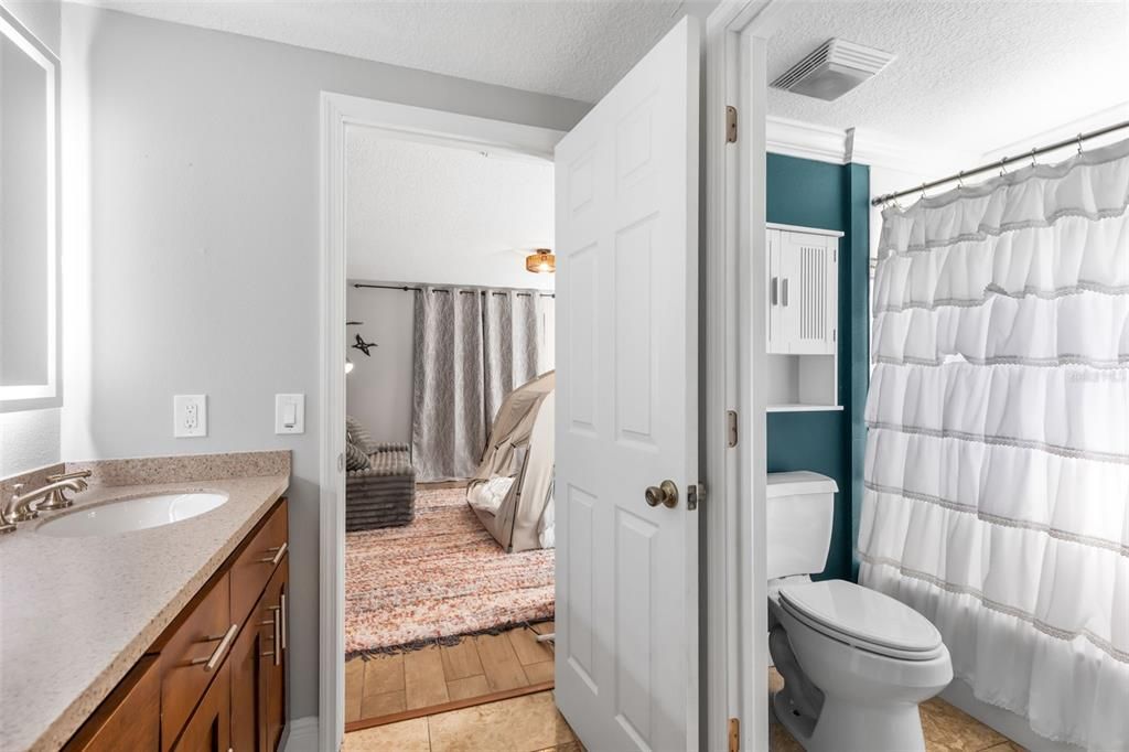 En Venta: $1,125,000 (5 camas, 3 baños, 3947 Pies cuadrados)