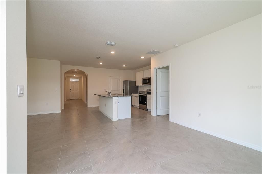 For Rent: $1,749 (3 beds, 2 baths, 1670 Square Feet)