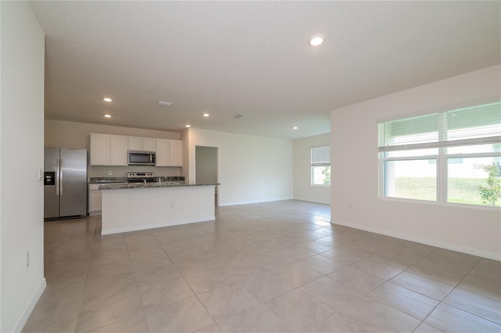 For Rent: $1,749 (3 beds, 2 baths, 1670 Square Feet)