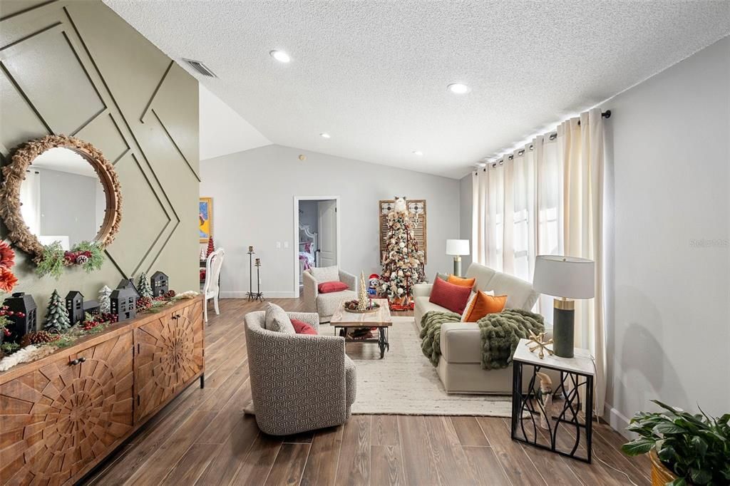 En Venta: $379,900 (3 camas, 2 baños, 1854 Pies cuadrados)