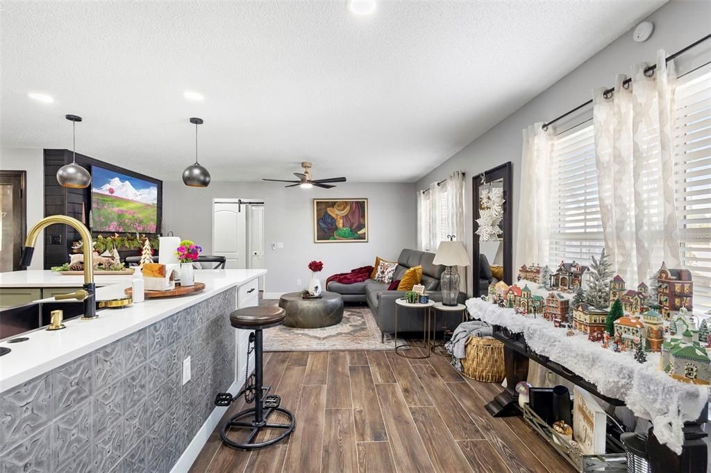 En Venta: $379,900 (3 camas, 2 baños, 1854 Pies cuadrados)