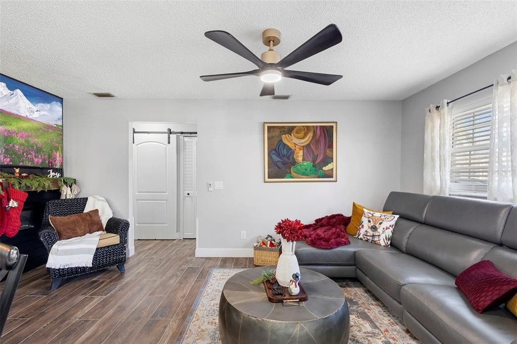 En Venta: $379,900 (3 camas, 2 baños, 1854 Pies cuadrados)