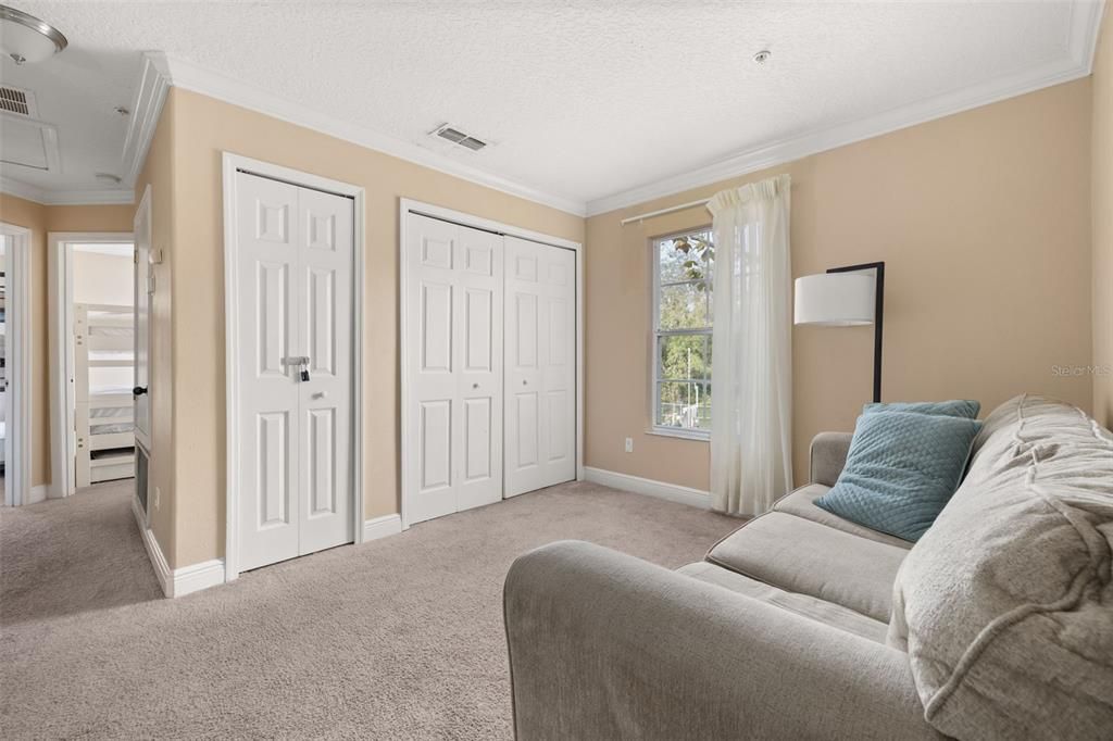 For Sale: $320,000 (4 beds, 2 baths, 1862 Square Feet)