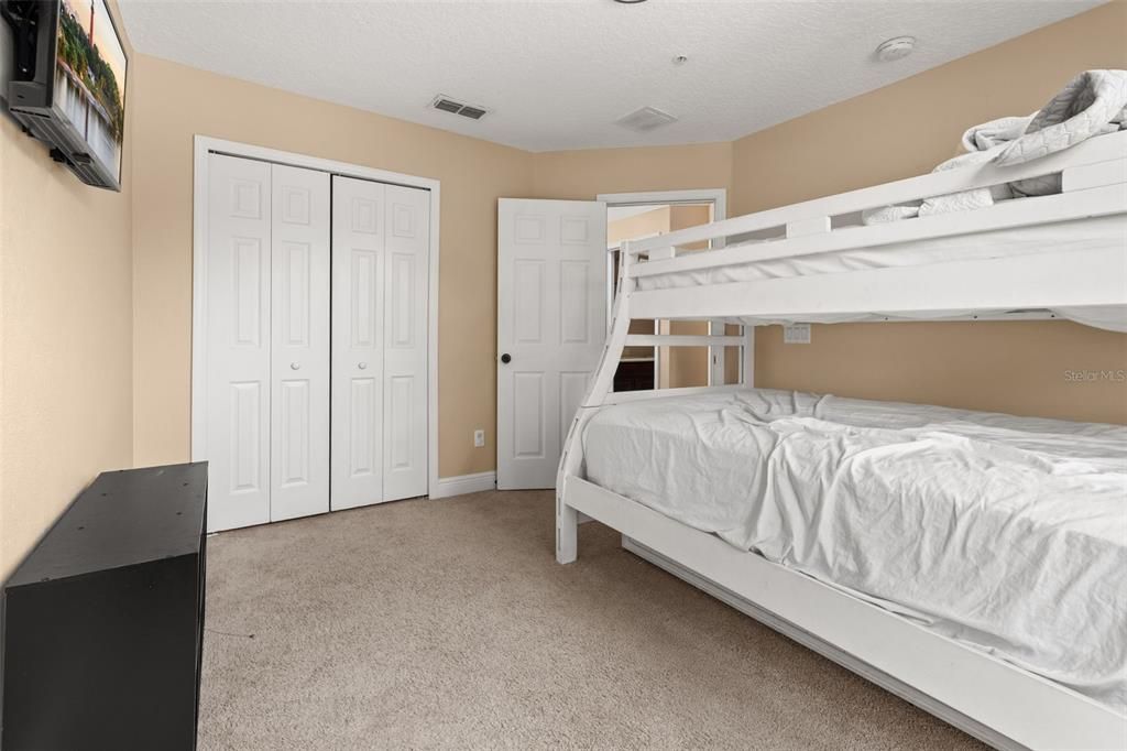 For Sale: $320,000 (4 beds, 2 baths, 1862 Square Feet)