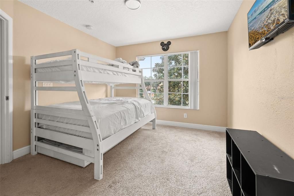 For Sale: $320,000 (4 beds, 2 baths, 1862 Square Feet)