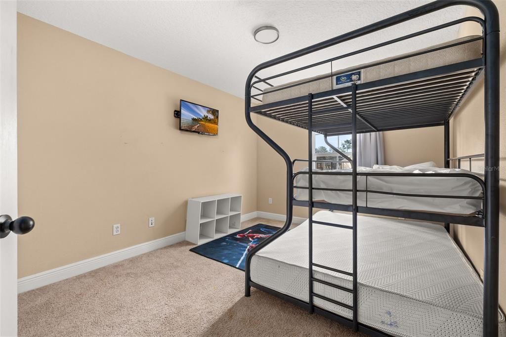 For Sale: $320,000 (4 beds, 2 baths, 1862 Square Feet)