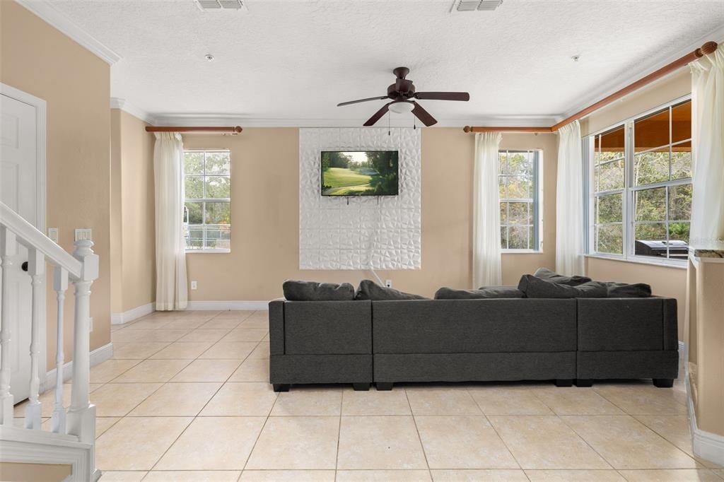 For Sale: $320,000 (4 beds, 2 baths, 1862 Square Feet)