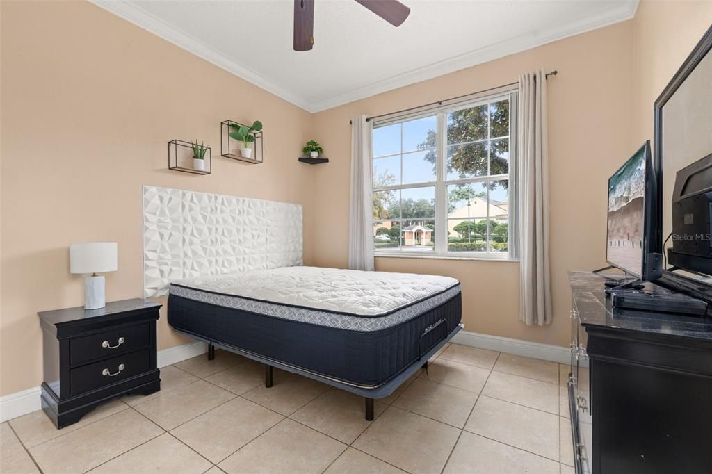 For Sale: $320,000 (4 beds, 2 baths, 1862 Square Feet)