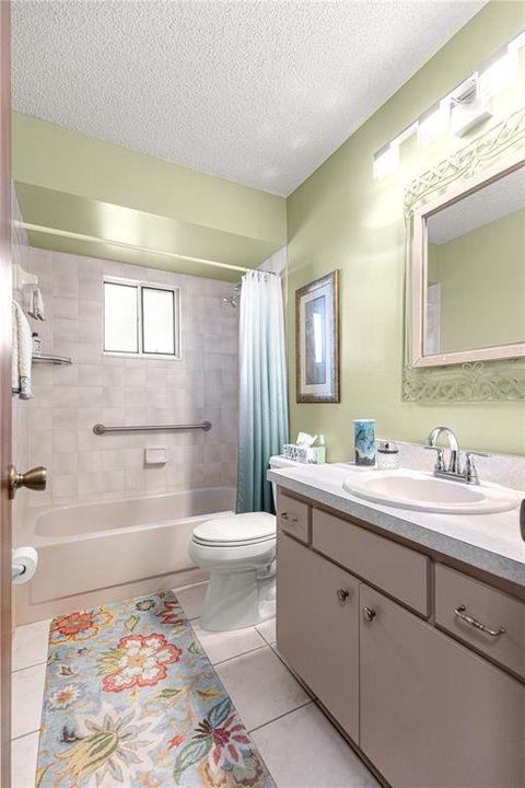 For Sale: $174,900 (2 beds, 2 baths, 1040 Square Feet)