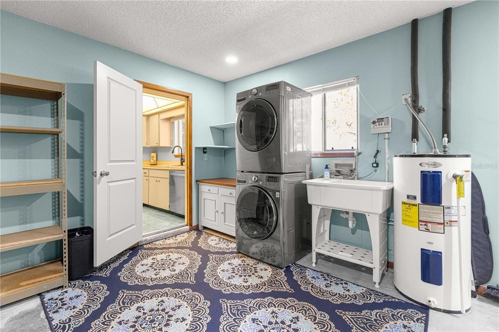 For Sale: $174,900 (2 beds, 2 baths, 1040 Square Feet)