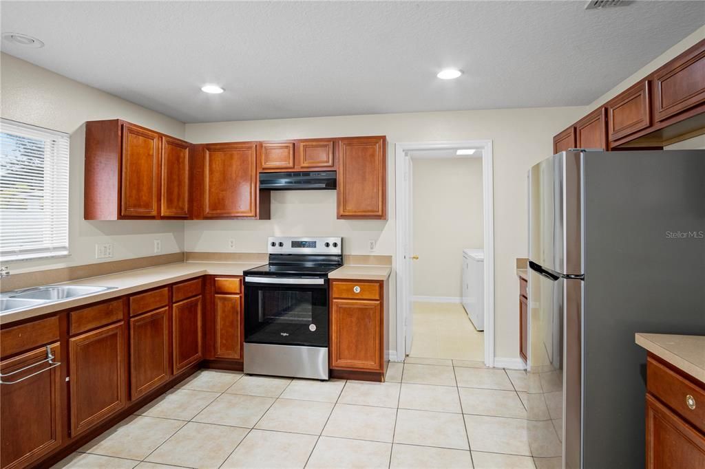 For Sale: $315,000 (3 beds, 2 baths, 2212 Square Feet)