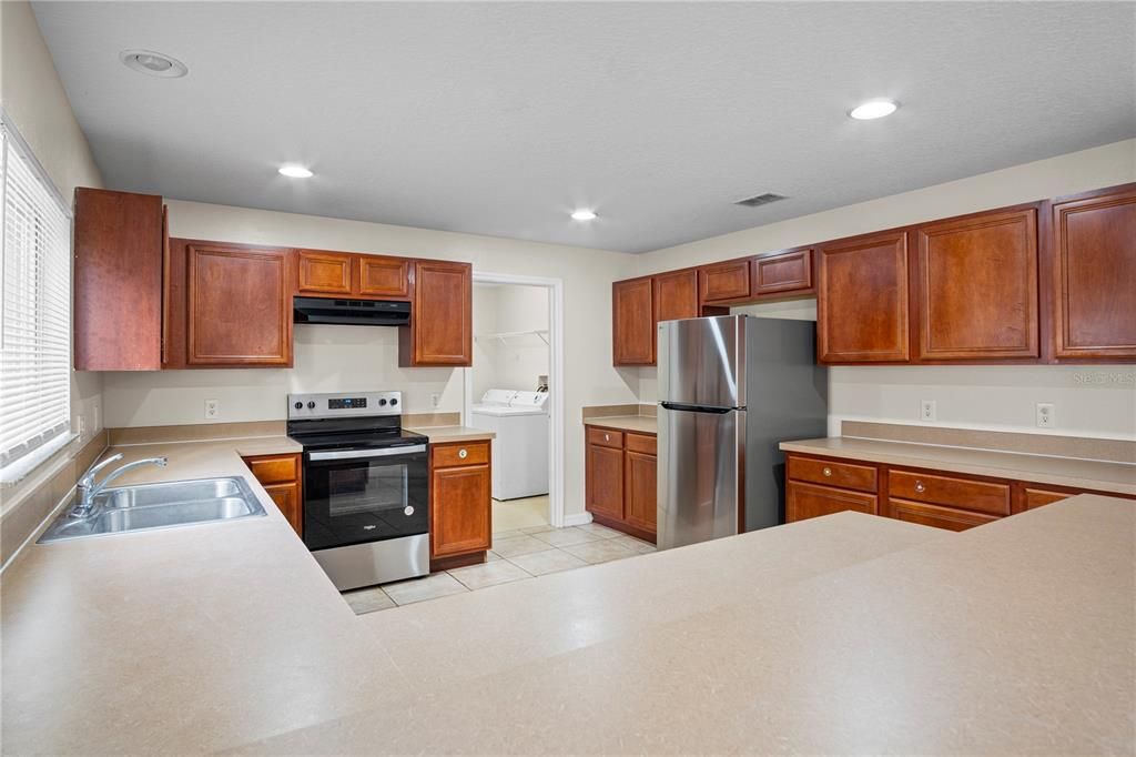 For Sale: $315,000 (3 beds, 2 baths, 2212 Square Feet)