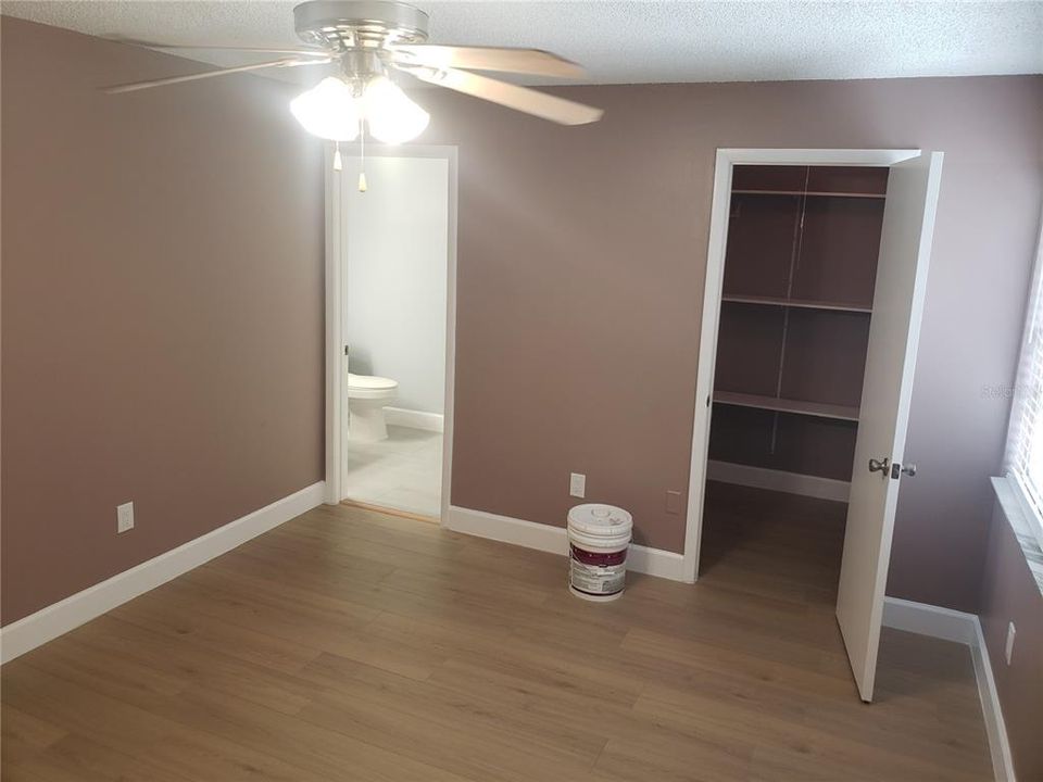 En Renta: $1,895 (2 camas, 2 baños, 1050 Pies cuadrados)