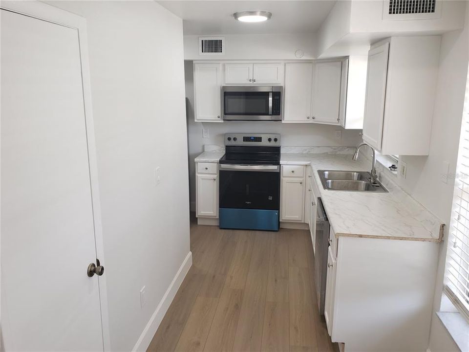 En Renta: $1,895 (2 camas, 2 baños, 1050 Pies cuadrados)