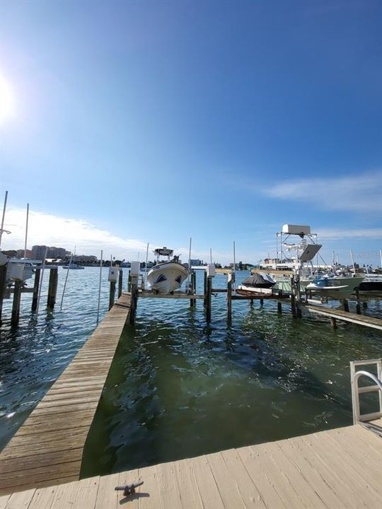 For Rent: $3,000 (2 beds, 2 baths, 1355 Square Feet)