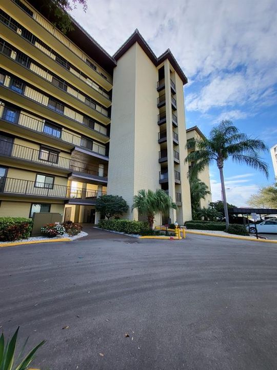 For Rent: $3,000 (2 beds, 2 baths, 1355 Square Feet)