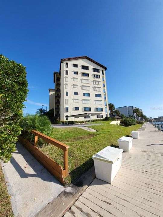 For Rent: $3,000 (2 beds, 2 baths, 1355 Square Feet)