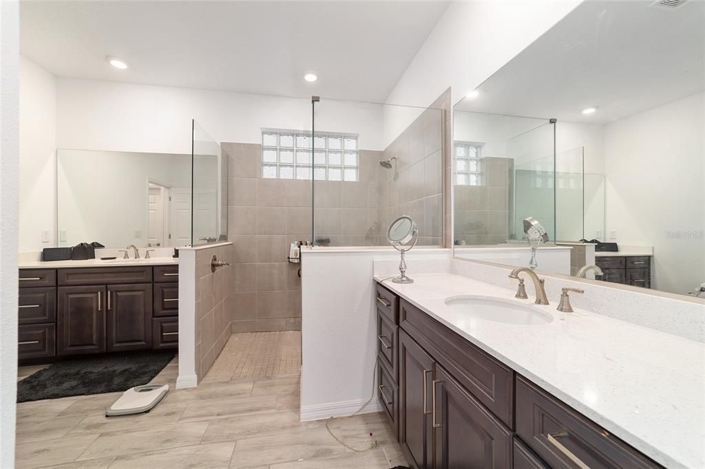 For Sale: $459,000 (4 beds, 3 baths, 3034 Square Feet)