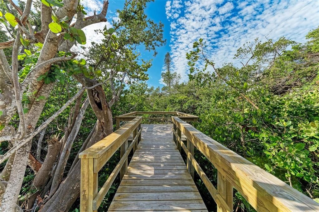 En Venta: $2,495,000 (4 camas, 3 baños, 2203 Pies cuadrados)