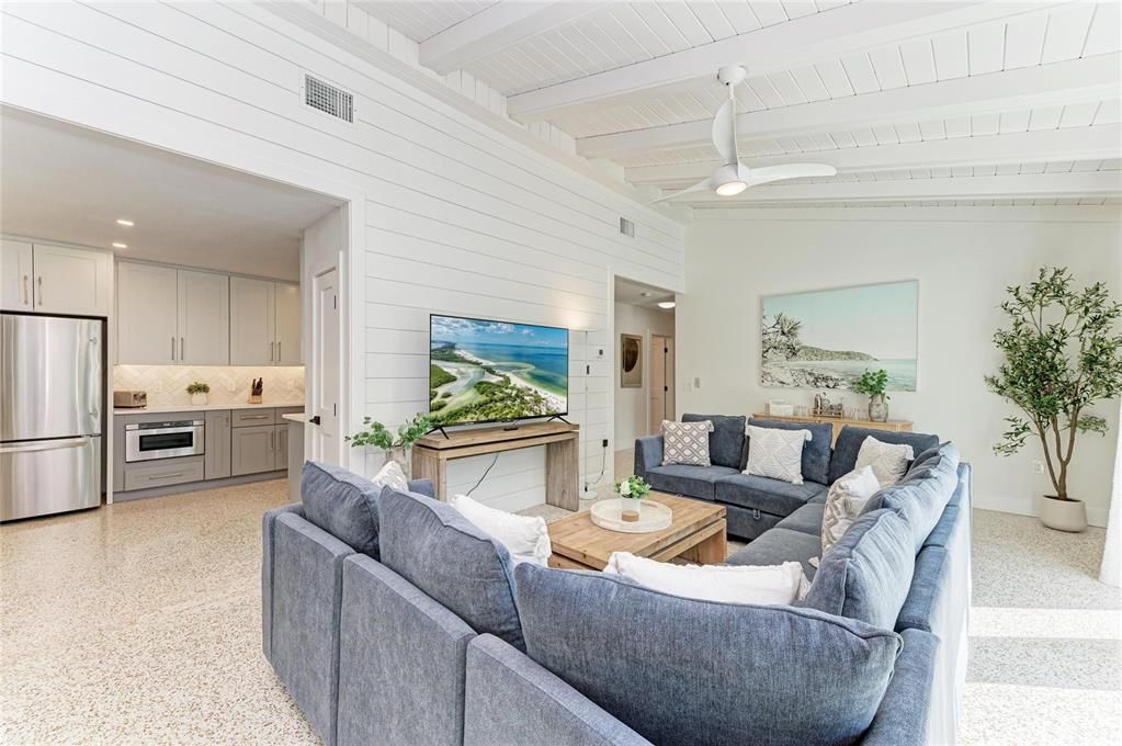 En Venta: $2,495,000 (4 camas, 3 baños, 2203 Pies cuadrados)