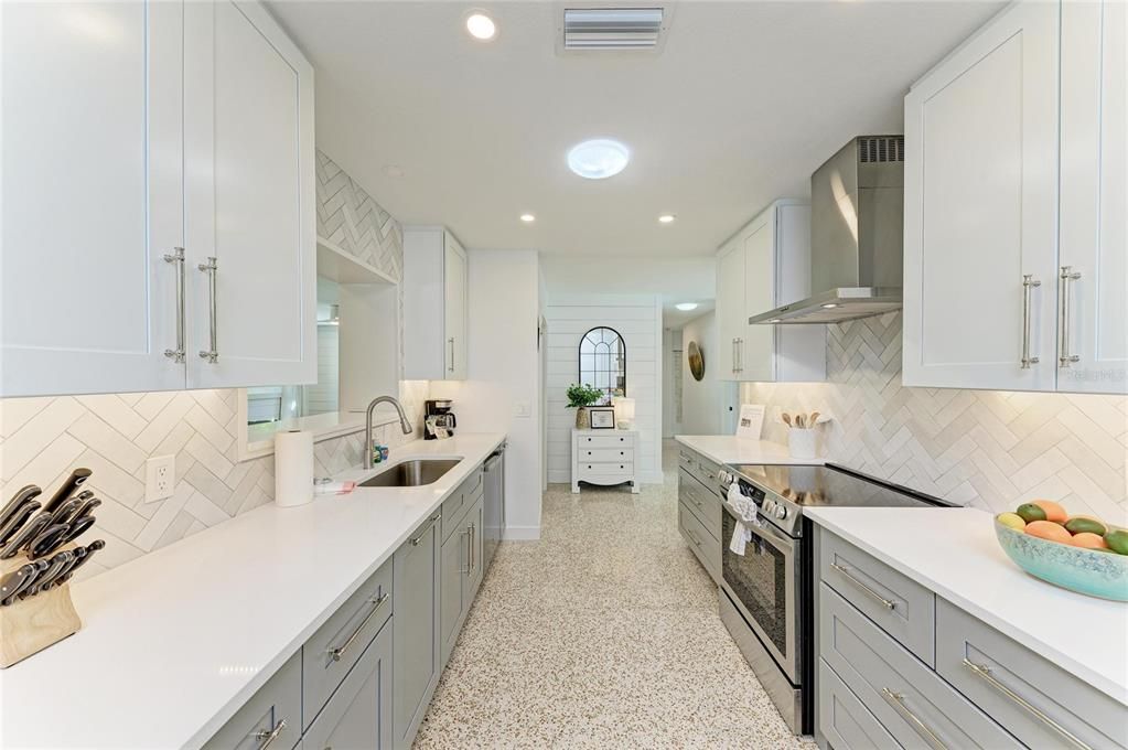 En Venta: $2,495,000 (4 camas, 3 baños, 2203 Pies cuadrados)