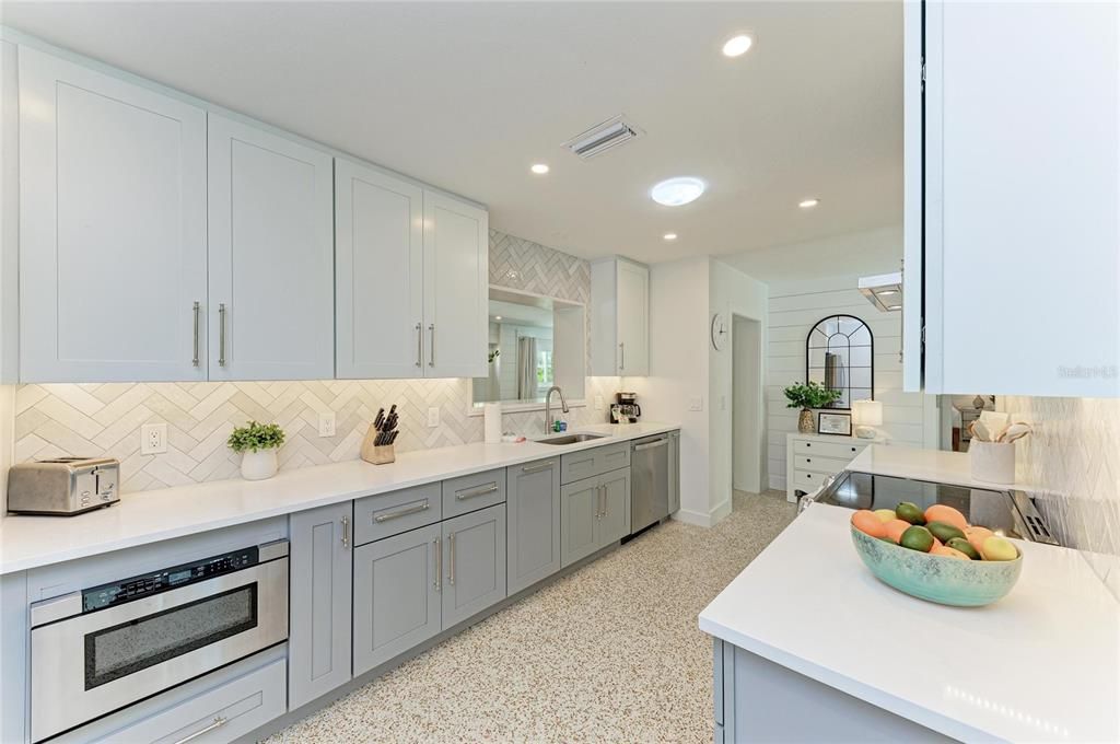 En Venta: $2,495,000 (4 camas, 3 baños, 2203 Pies cuadrados)