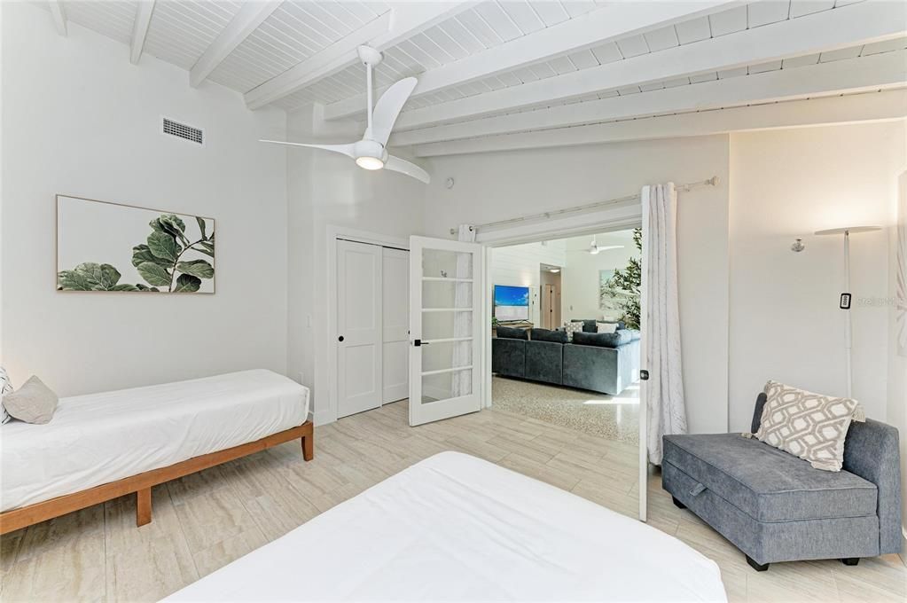 En Venta: $2,495,000 (4 camas, 3 baños, 2203 Pies cuadrados)