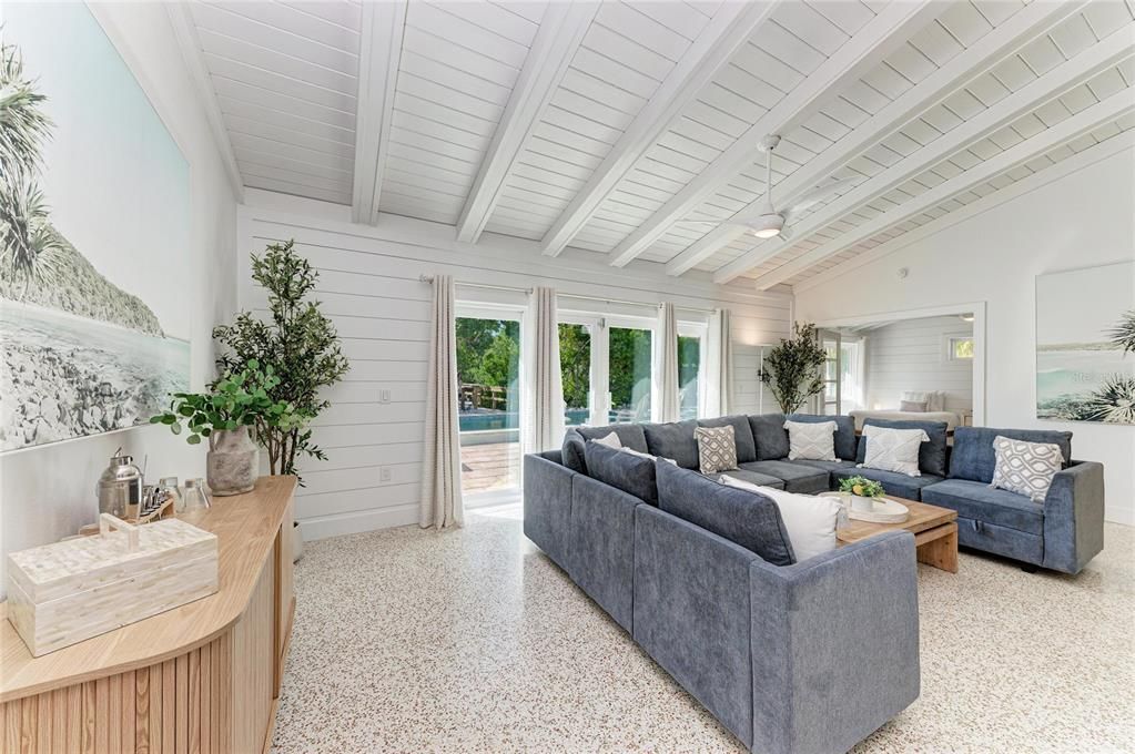 En Venta: $2,495,000 (4 camas, 3 baños, 2203 Pies cuadrados)