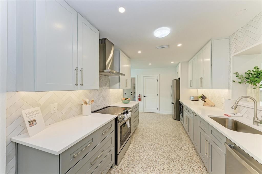 En Venta: $2,495,000 (4 camas, 3 baños, 2203 Pies cuadrados)