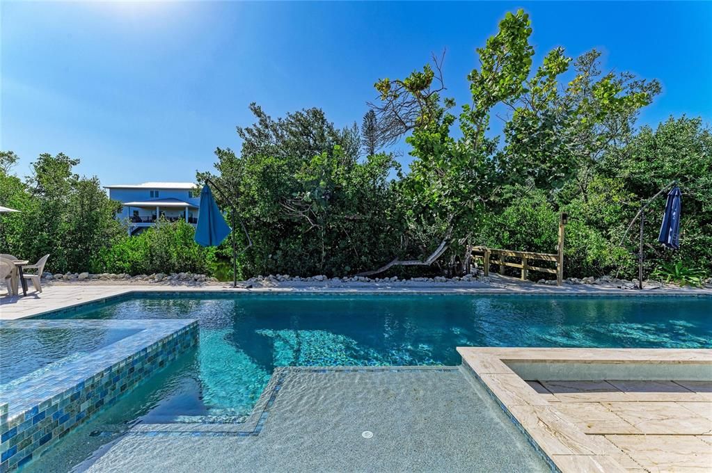 En Venta: $2,495,000 (4 camas, 3 baños, 2203 Pies cuadrados)