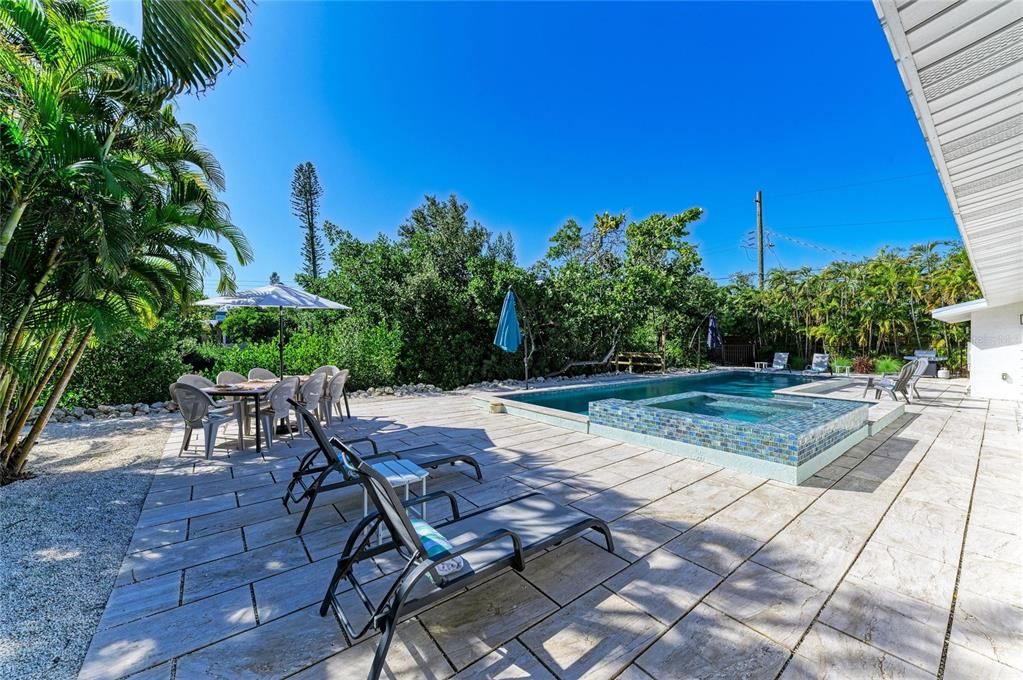 En Venta: $2,495,000 (4 camas, 3 baños, 2203 Pies cuadrados)