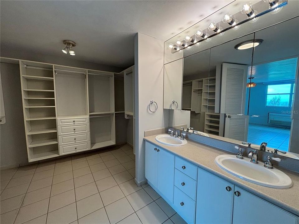 For Rent: $5,500 (3 beds, 2 baths, 1920 Square Feet)