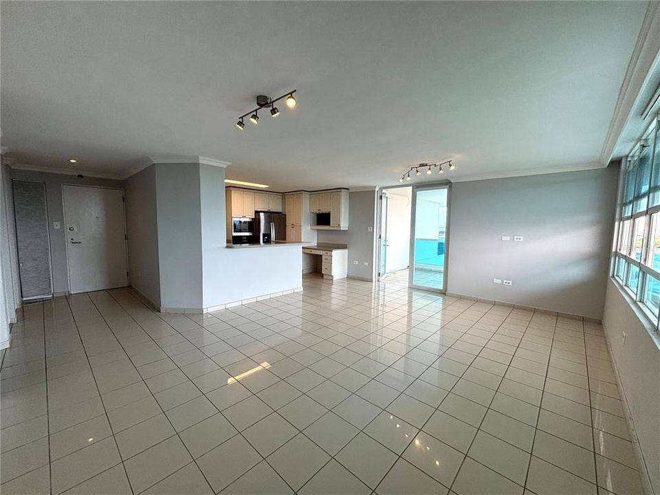 For Rent: $5,500 (3 beds, 2 baths, 1920 Square Feet)