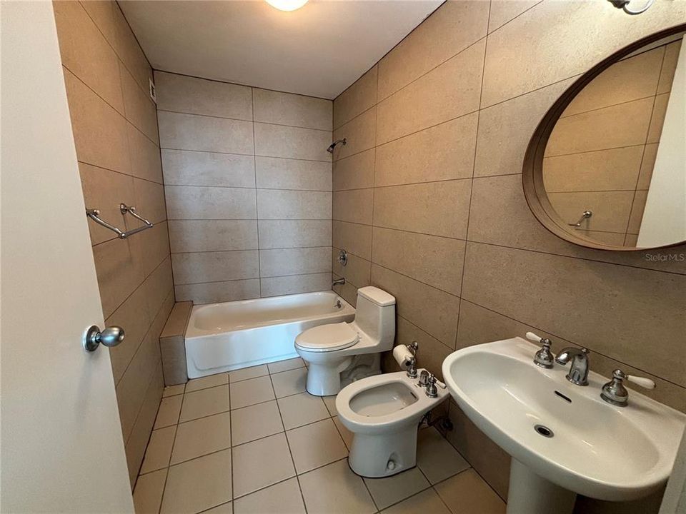 For Rent: $5,500 (3 beds, 2 baths, 1920 Square Feet)