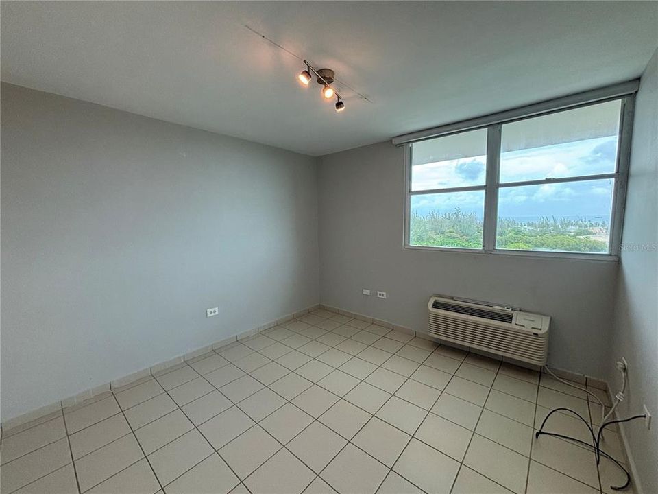 For Rent: $5,500 (3 beds, 2 baths, 1920 Square Feet)