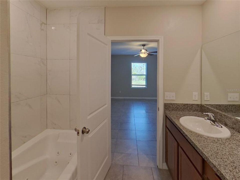 For Rent: $2,379 (5 beds, 2 baths, 2388 Square Feet)