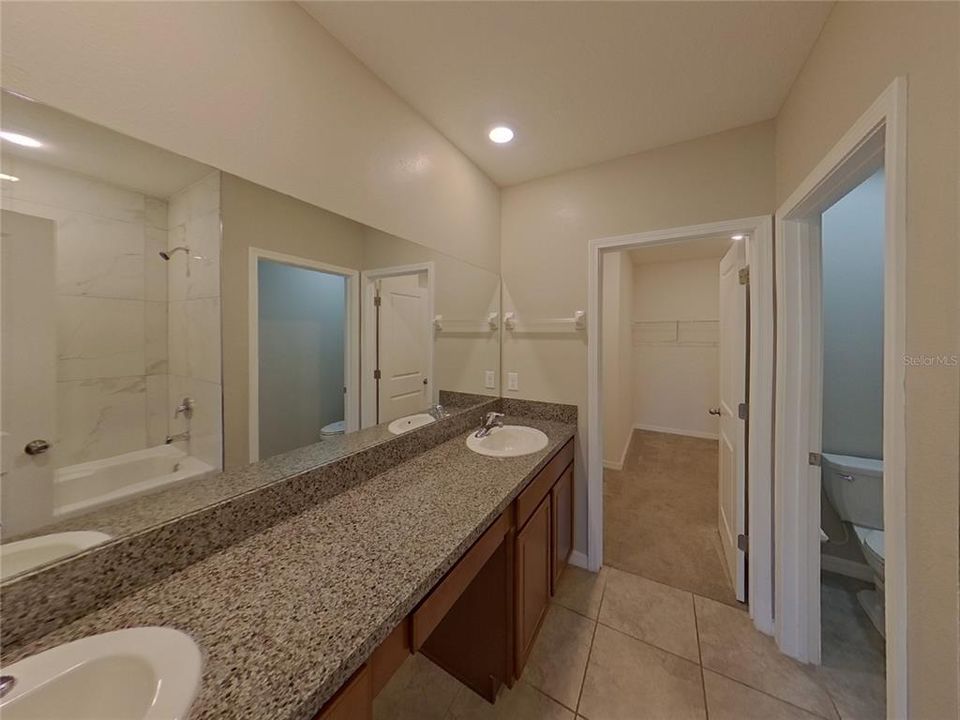 For Rent: $2,379 (5 beds, 2 baths, 2388 Square Feet)