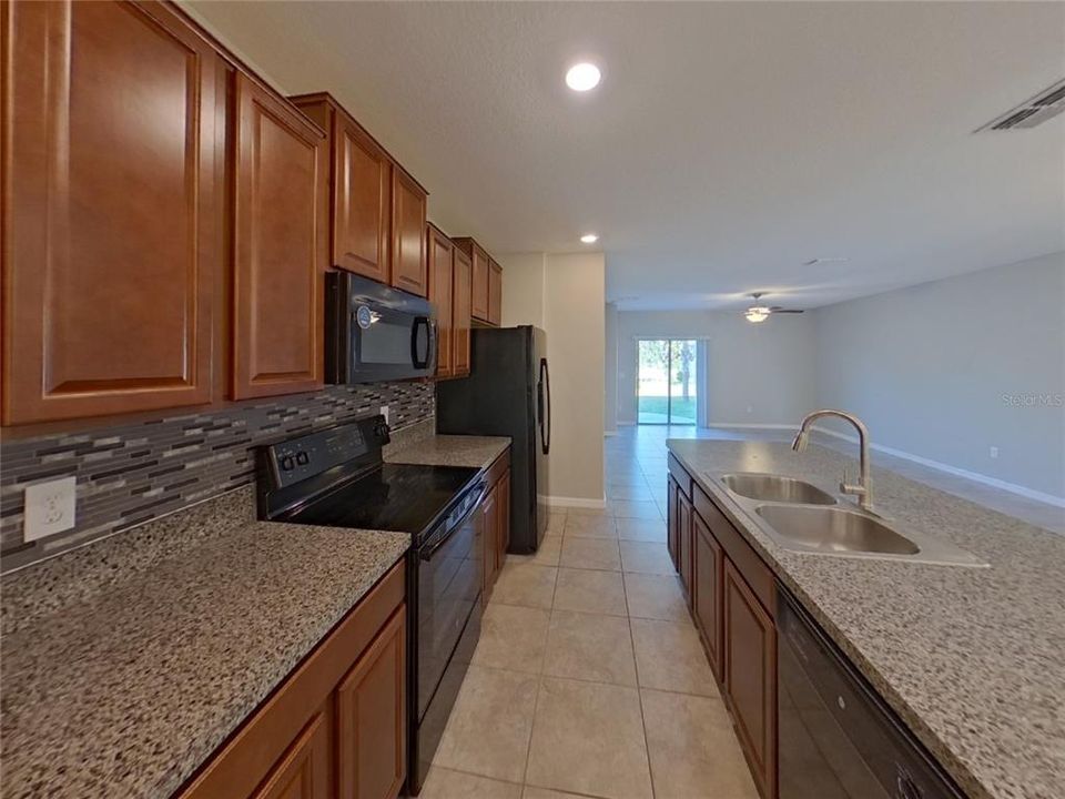 For Rent: $2,379 (5 beds, 2 baths, 2388 Square Feet)