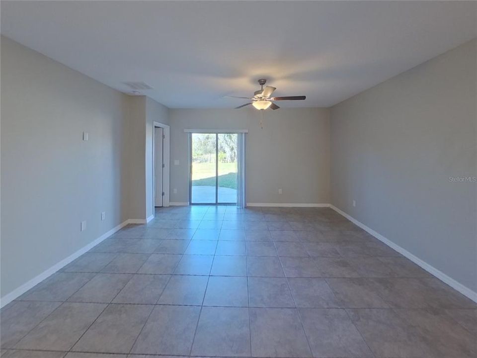 For Rent: $2,379 (5 beds, 2 baths, 2388 Square Feet)