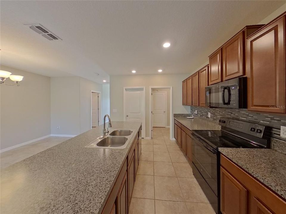 For Rent: $2,379 (5 beds, 2 baths, 2388 Square Feet)