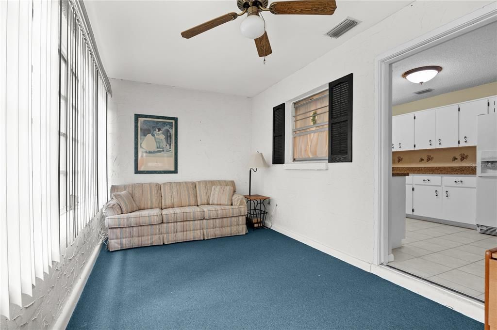 For Sale: $125,000 (2 beds, 2 baths, 1204 Square Feet)